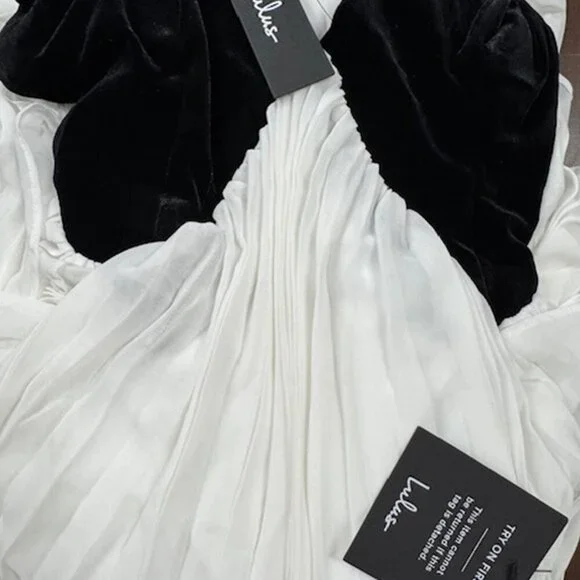 NWT Lulus Envied Glamour Black and White Pleated Backless Maxi Dress - Picture 5 of 10